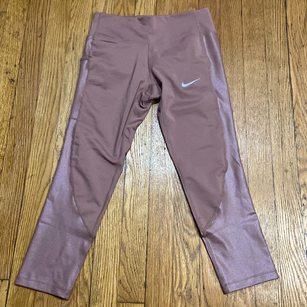 Nike dri-fit cropped leggings sz XS mauve/shimmer